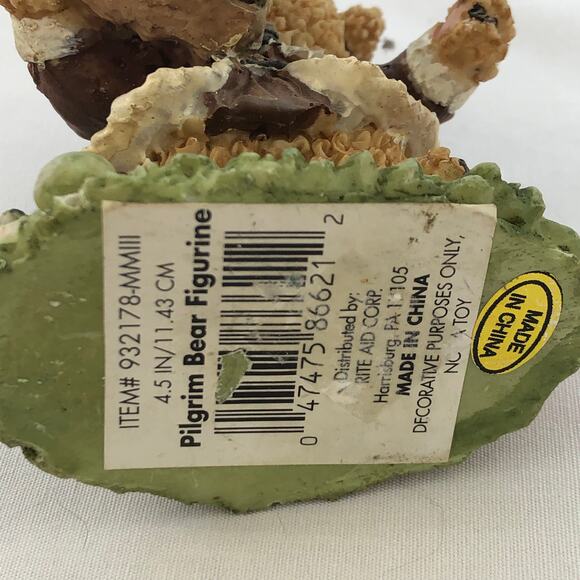 Holiday Teddy Bears & Cats Resin Figurines Seasonal Set of 4 - Picture 9 of 13